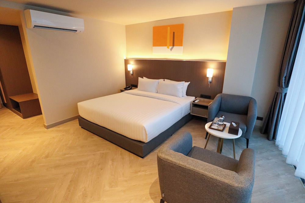 Deluxe Double Room, City View - Photo 1