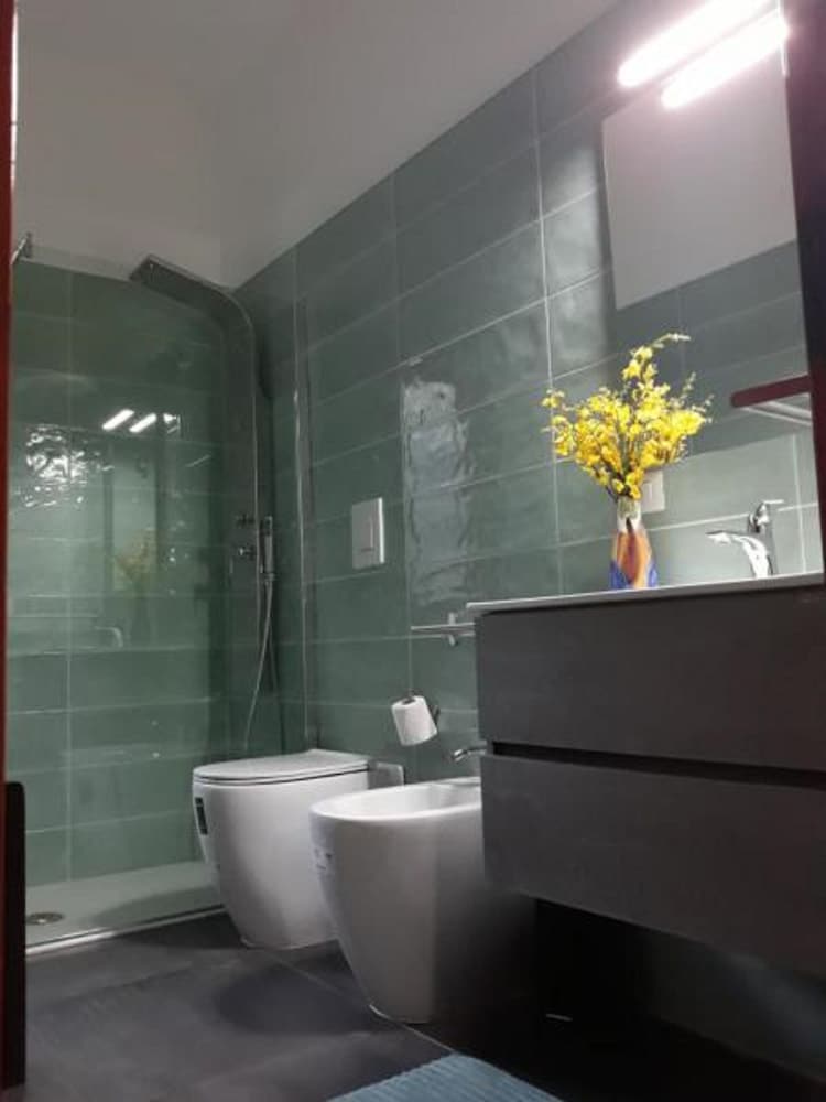 Family Room, Private Bathroom photo 3