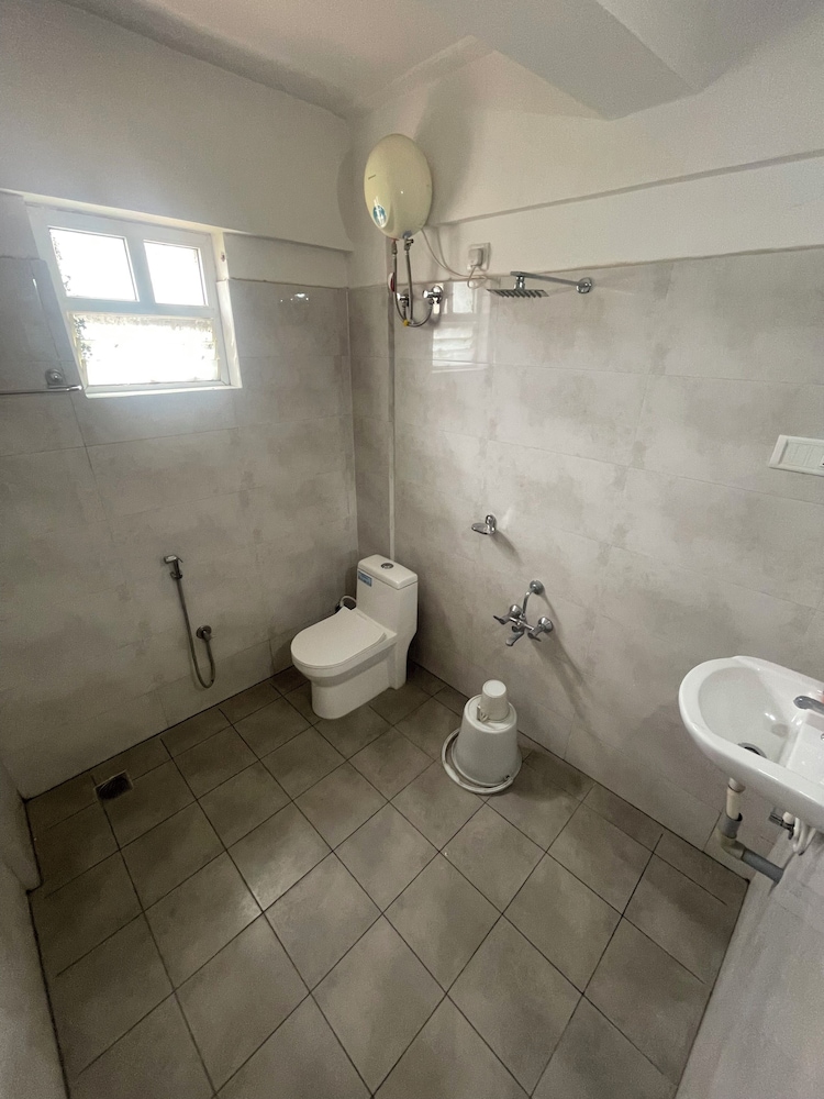 Deluxe Triple Room - Photo 11