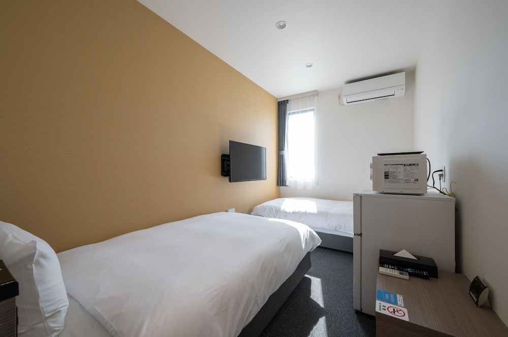 Standard Twin Room (check-in is not available after 11PM) - Photo 1