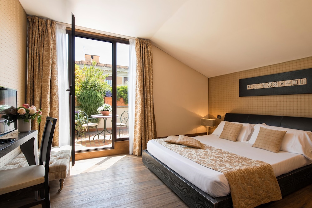 Deluxe Double or Twin Room photo 3