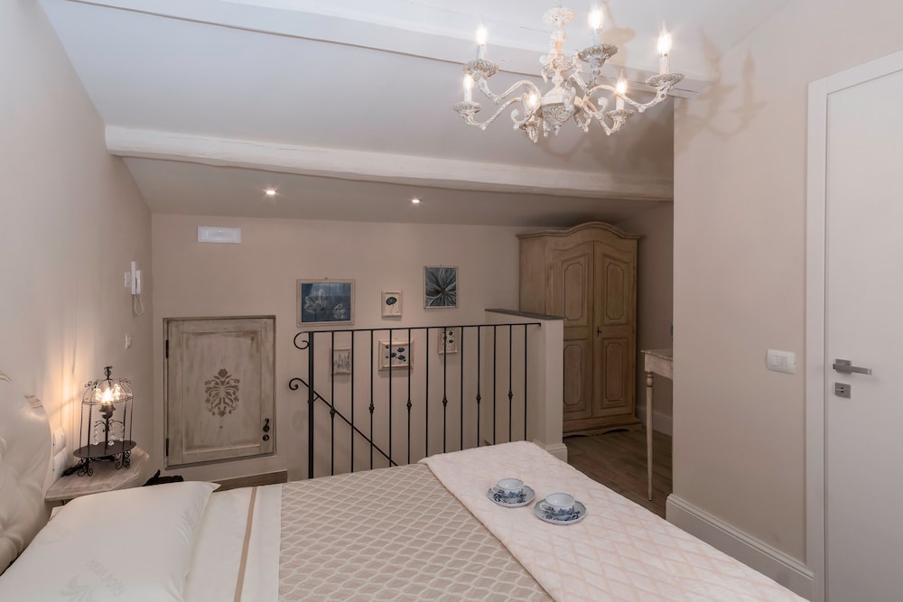 Deluxe Double Room (Angel) photo 2