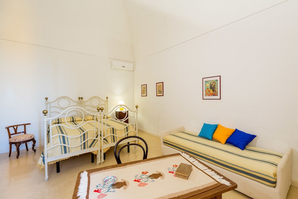 Triple Room, Pool Access photo 1