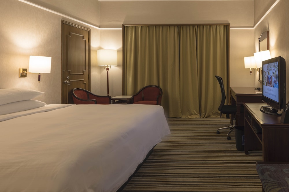 Standard Room, 2 Double Beds, Club Lounge Access - Photo 1