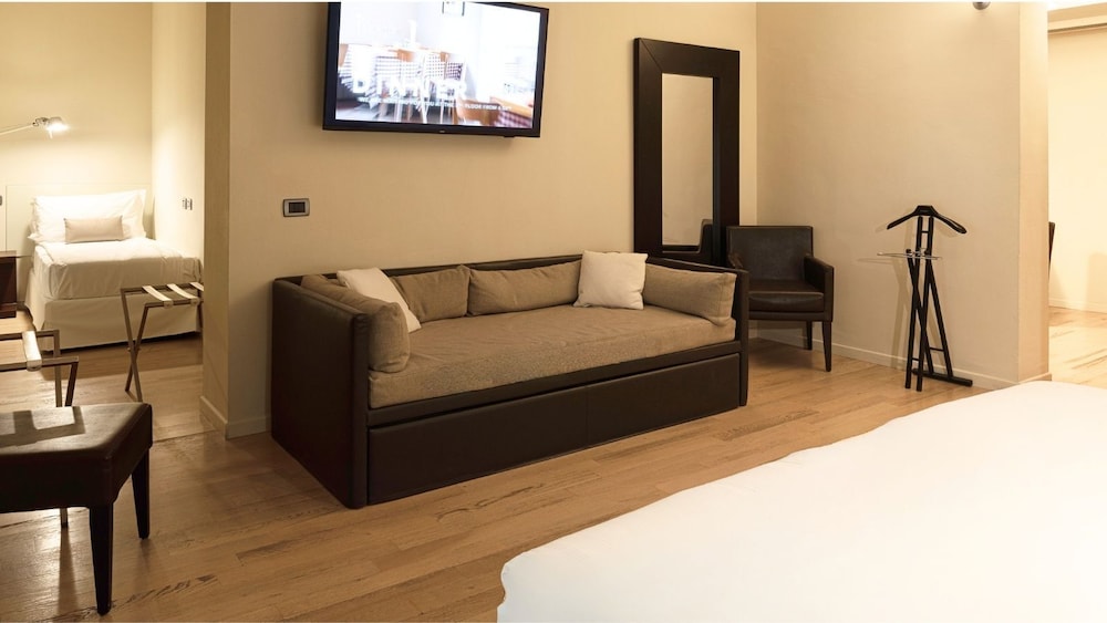 Family Room - Photo 3