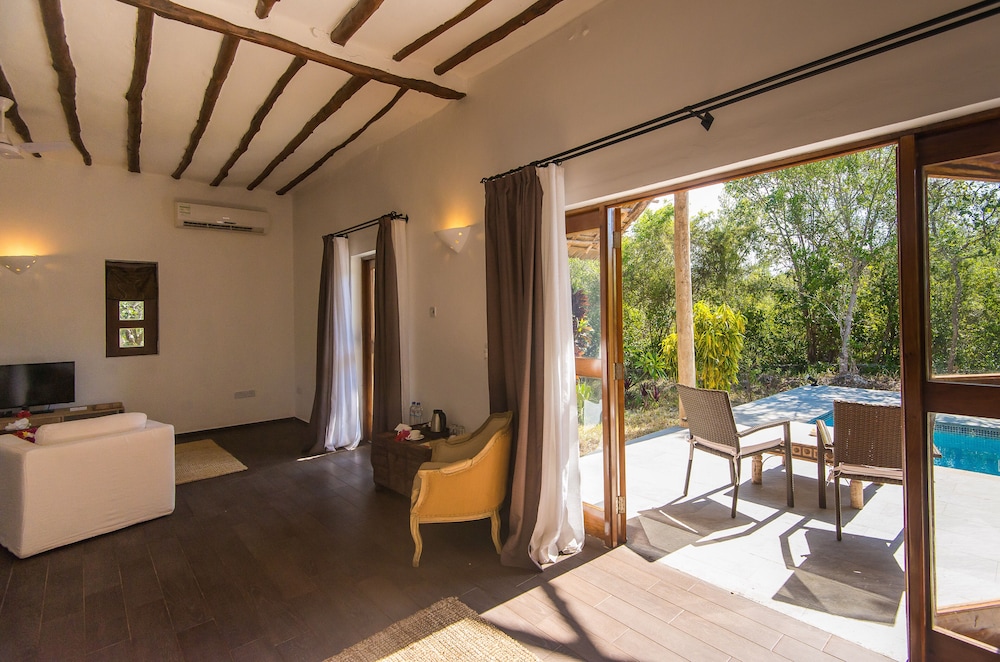 Family Villa, 1 Bedroom, Non Smoking, Garden View - Photo 6