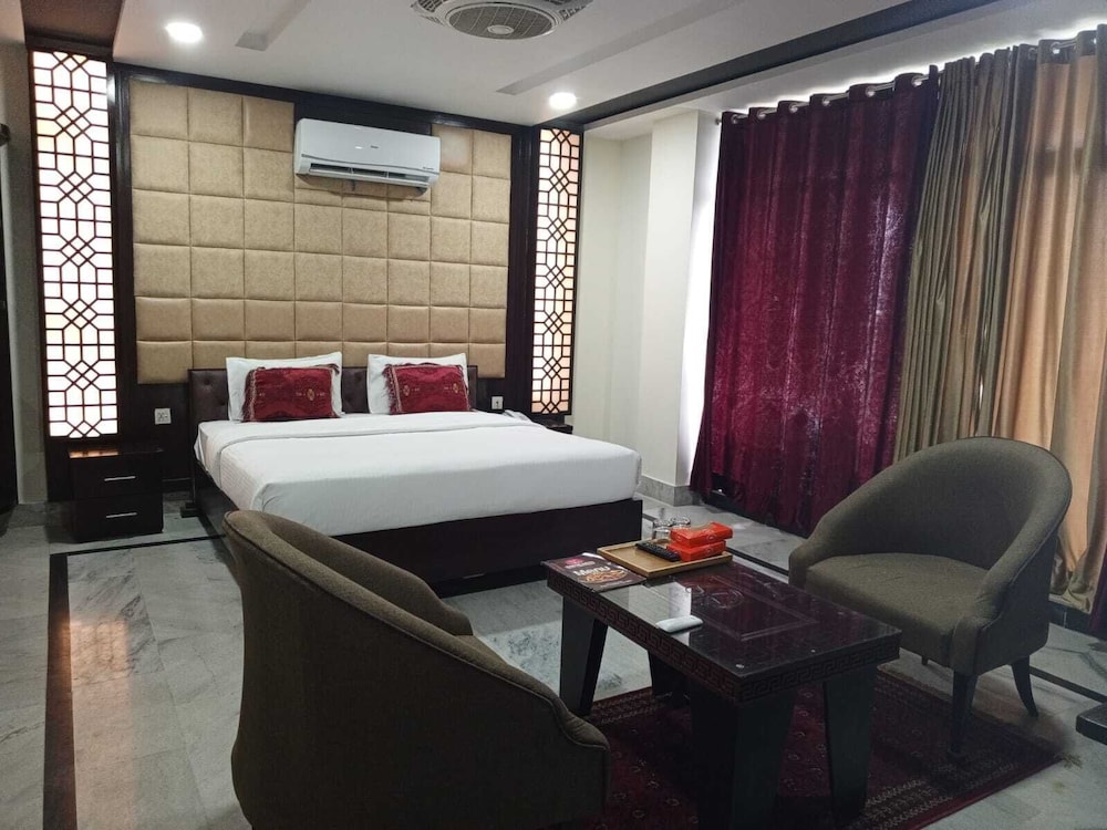 Executive Room photo 2