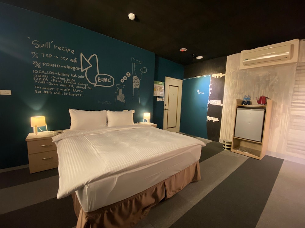 Signature Double Room, 1 King Bed photo 1