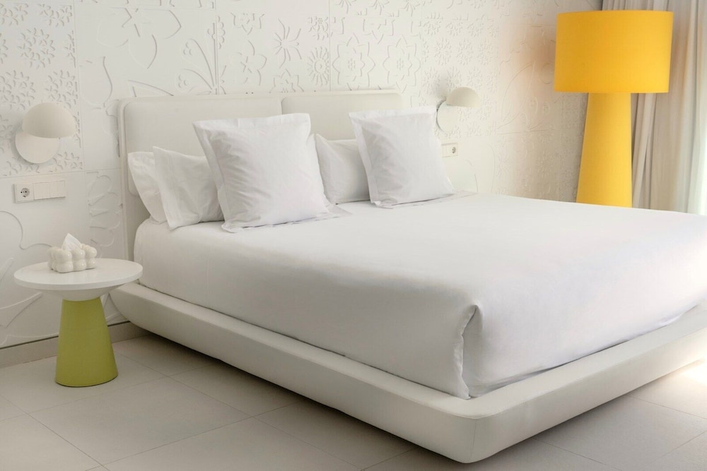 Executive Double Room, Balcony (by Marcel Wanders) photo 2