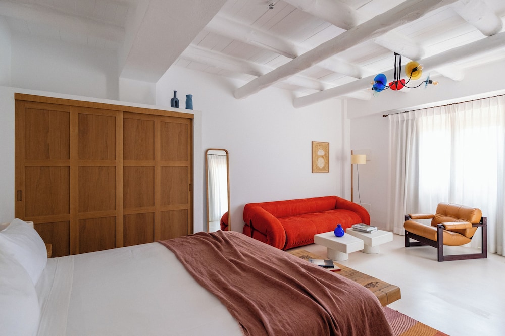 Family Room (Deluxe) photo 3