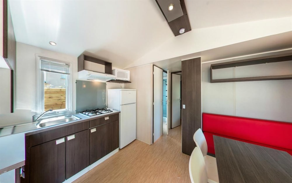 Mobile Home (5 People) photo 3