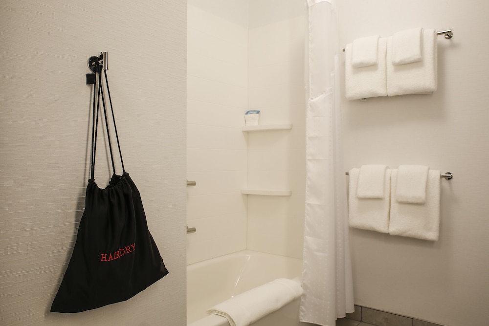 Standard Room, 2 Queen Beds, Accessible (Communications) photo 3