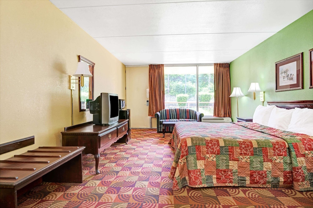 Room, 1 Queen Bed, Non Smoking - Photo 1
