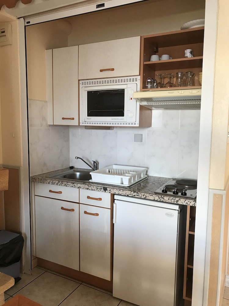 Suite, 1 Bedroom - Photo 2