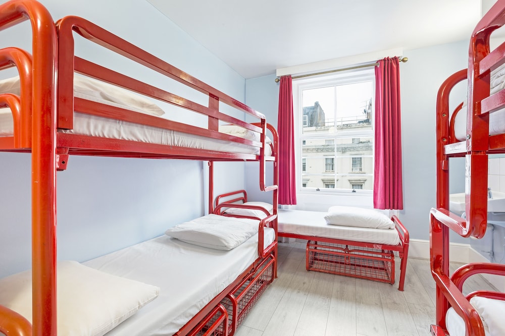Bed in 5-Bed Mixed Dormitory Room photo 3