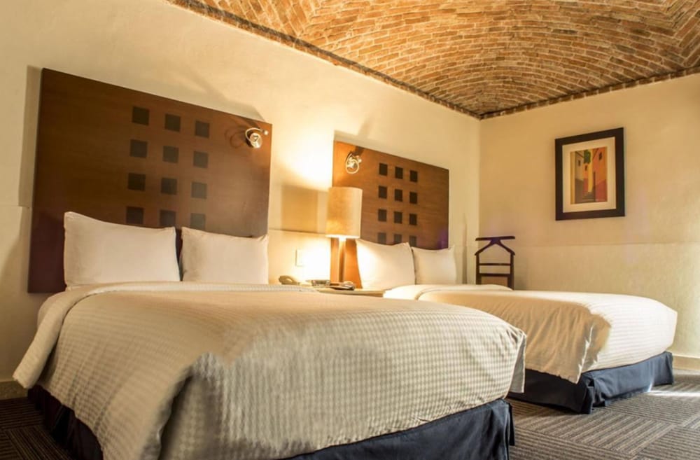 Standard Room, 2 Double Beds - Photo 1