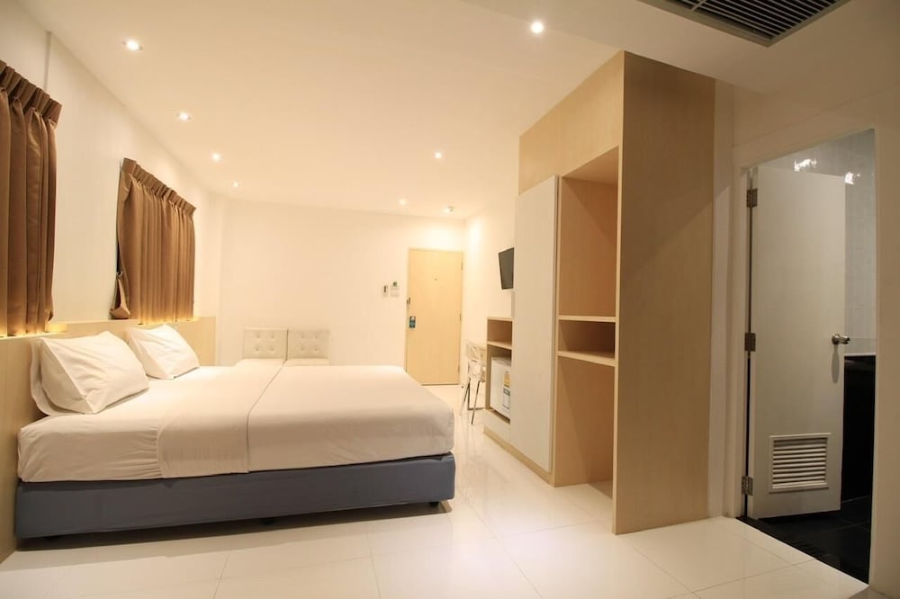 Deluxe Room, 1 Double Bed photo 2