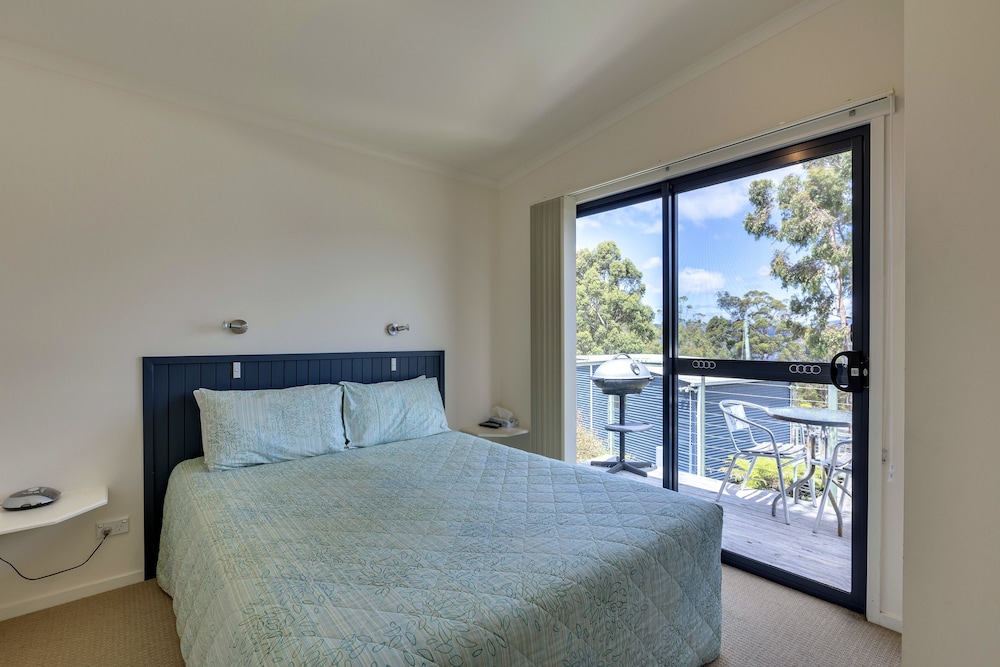Standard Cottage, 1 Bedroom, River View photo 3