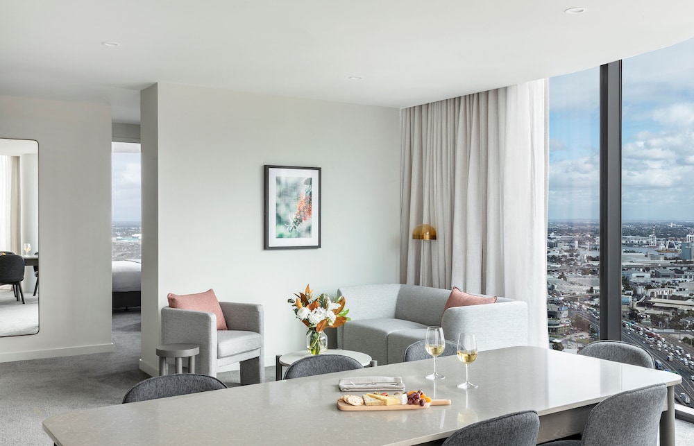 Two-Bedroom Executive Apartment thumbnail 6