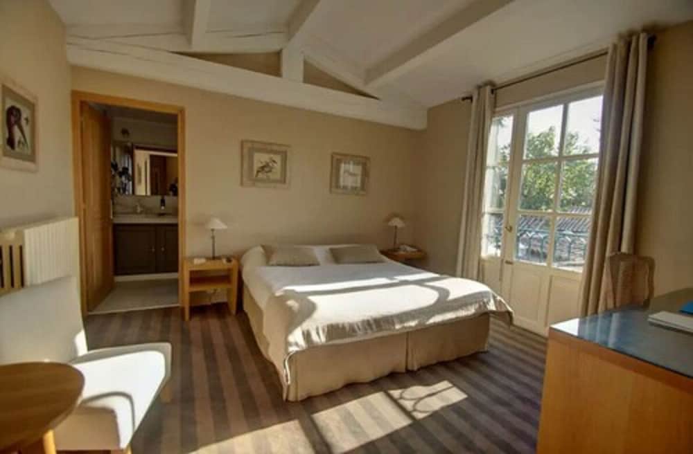 Room - Photo 3