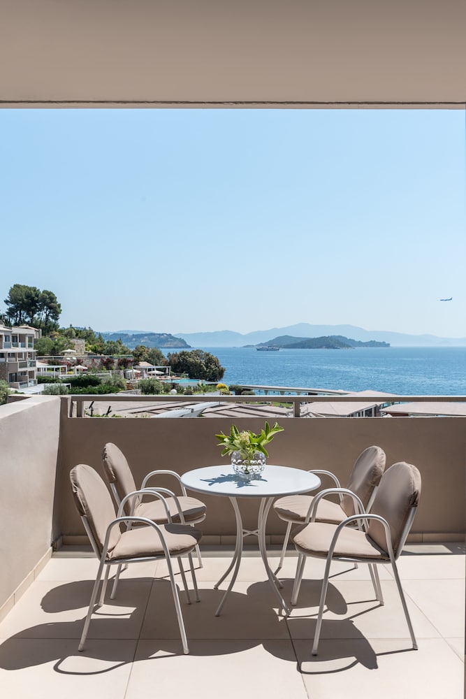 Family Room, Sea View - Photo 4