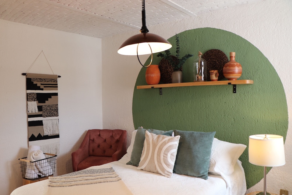 Deluxe Room - Photo 3