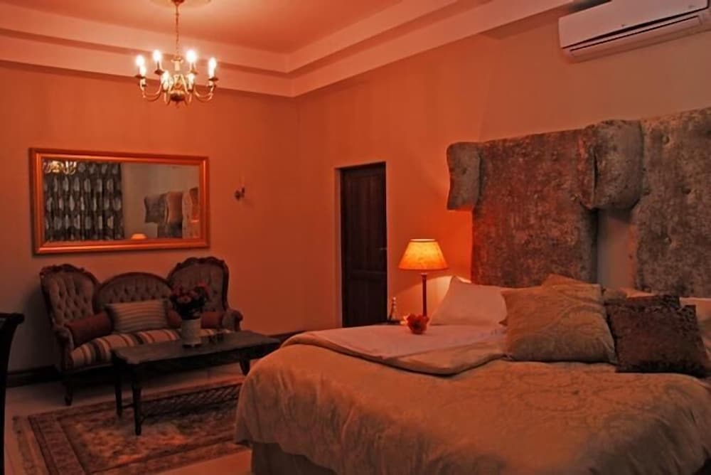 Deluxe Suite photo 2