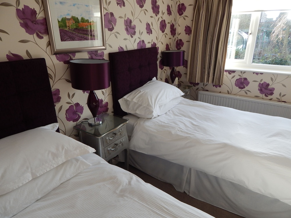 Twin Room, Ensuite, Garden View photo 2