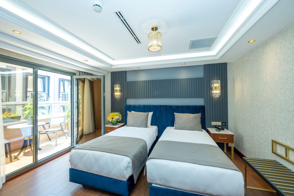 Luxury Double or Twin Room, Terrace photo 2