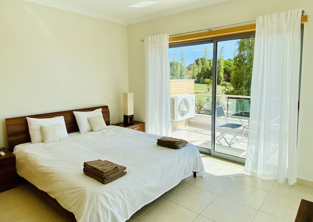 House, 2 Bedrooms, Pool Access, Garden View