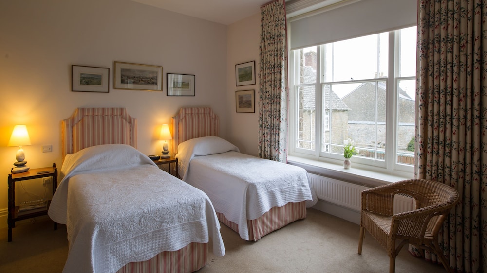 Double or Twin Room, Ensuite (The Windmill) photo 1