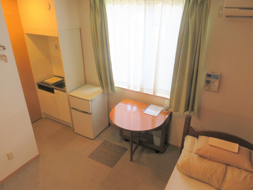 Economy Quadruple Room, Non Smoking photo 3