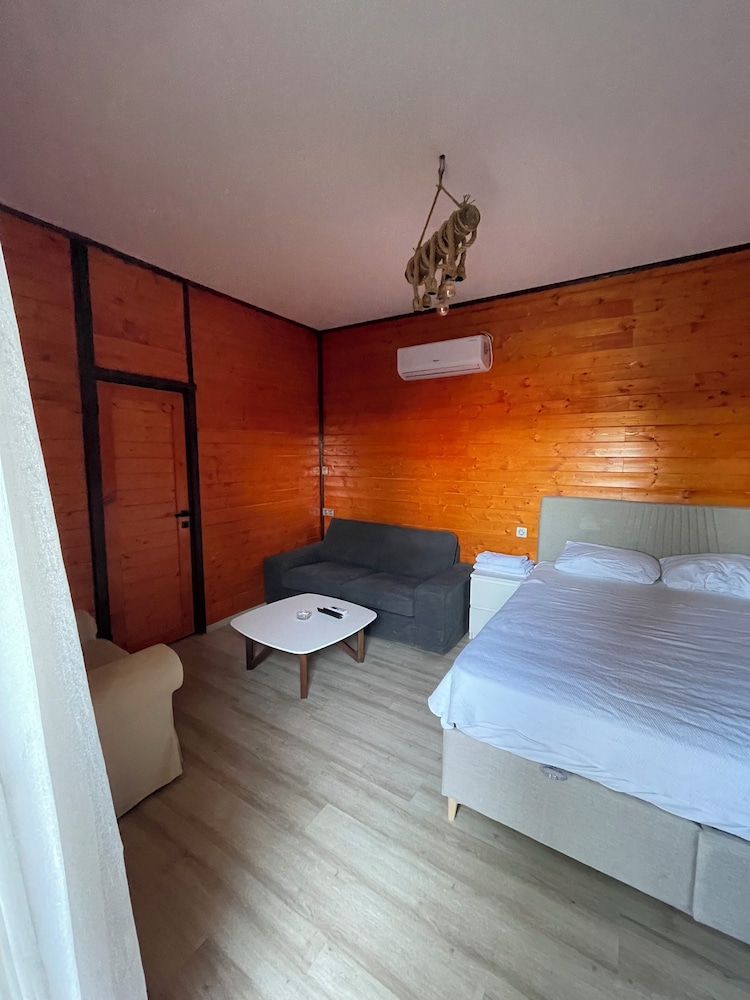 Villa photo 1