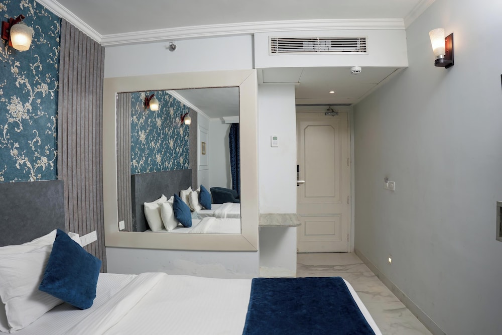 Executive Twin Room - Photo 8