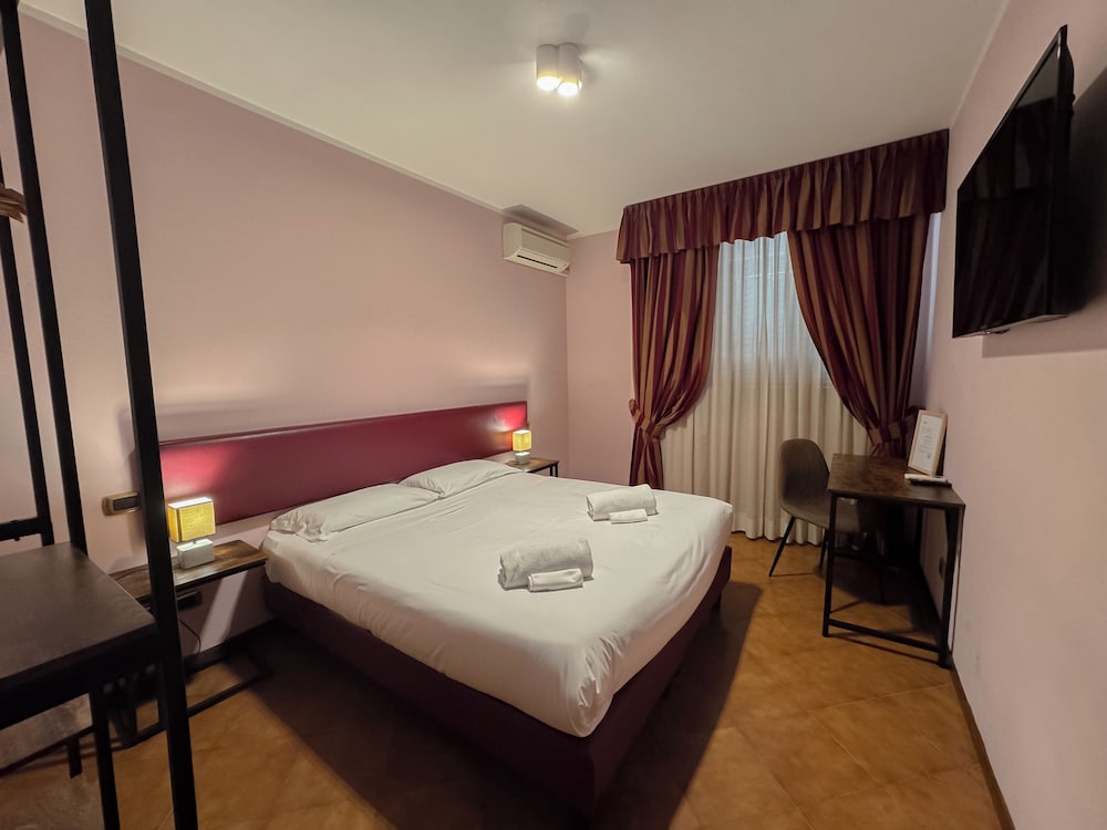 Basic Quadruple Room photo 3