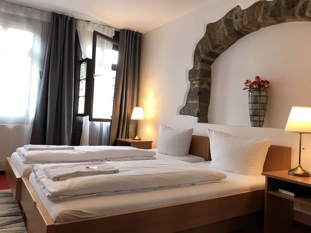 Double Room - Photo 8