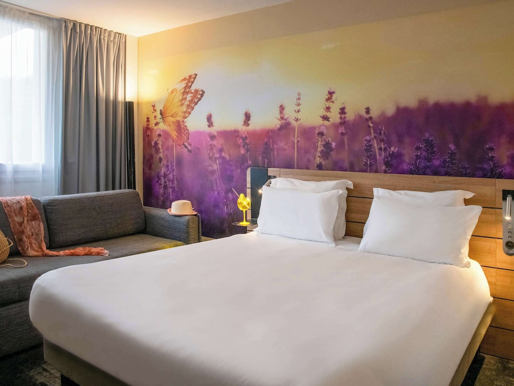 Classic Room, Multiple Beds - Photo 2
