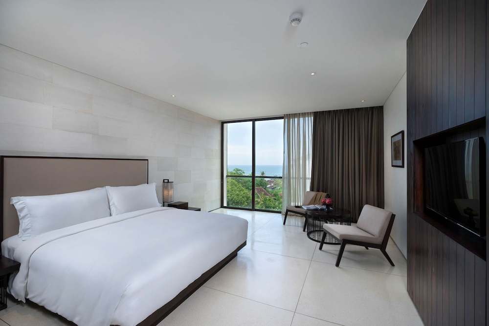 Premium Room, 1 King Bed, Balcony