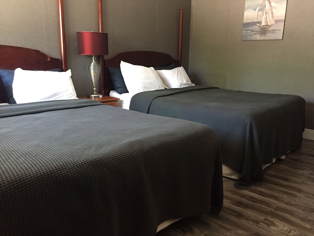 Standard Room, 2 Queen Beds photo 2