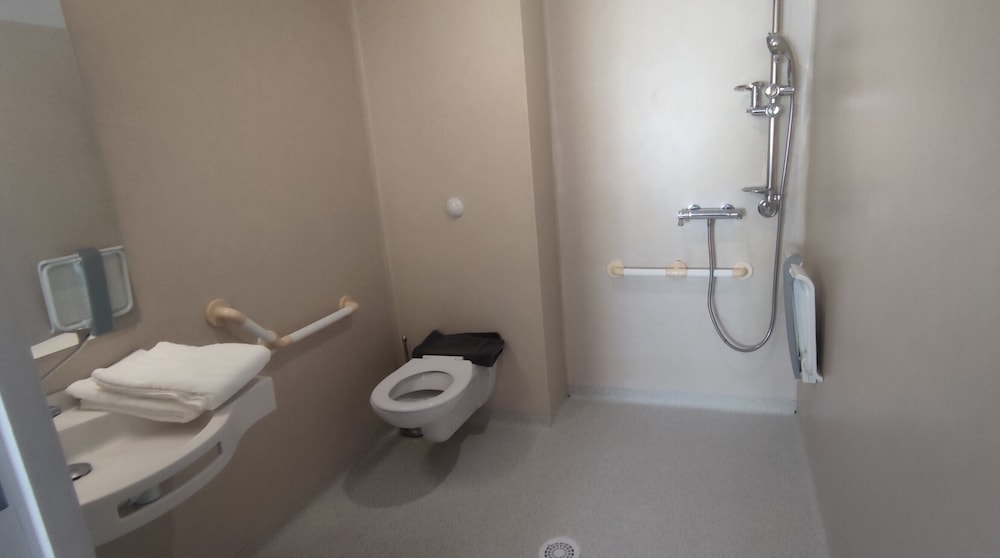 Comfort Room photo 3