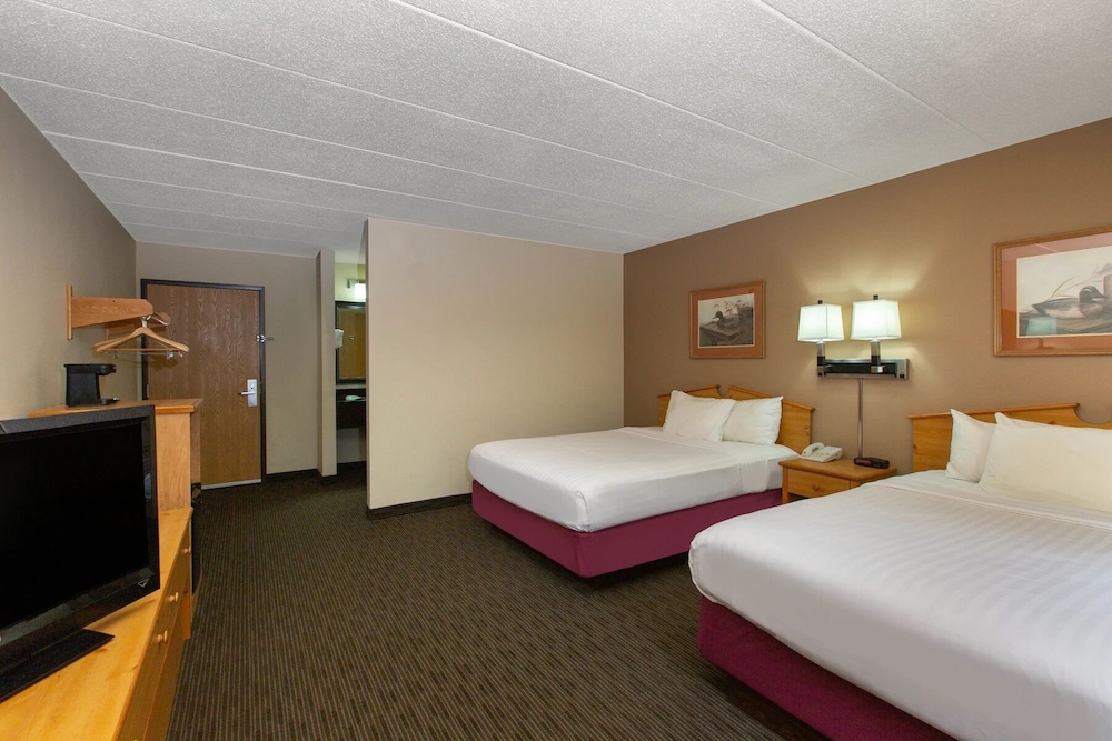 Room, 2 Queen Beds - Photo 3