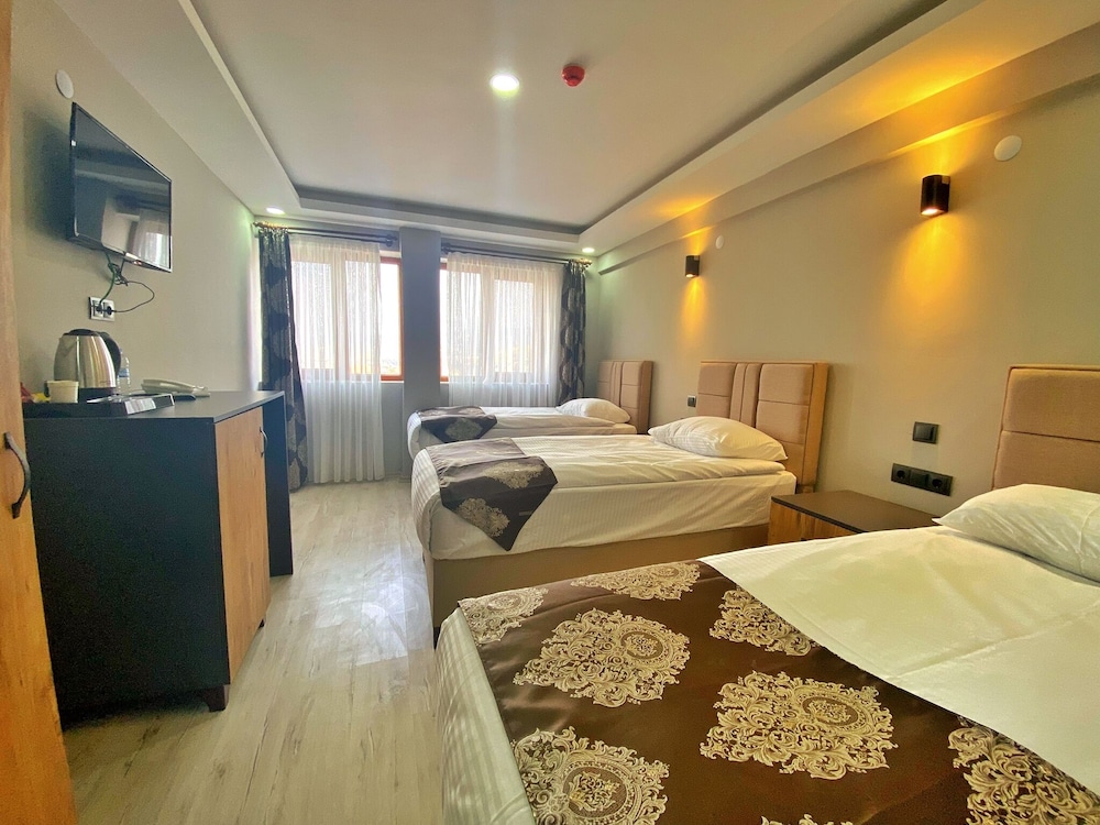 Basic Triple Room photo 2