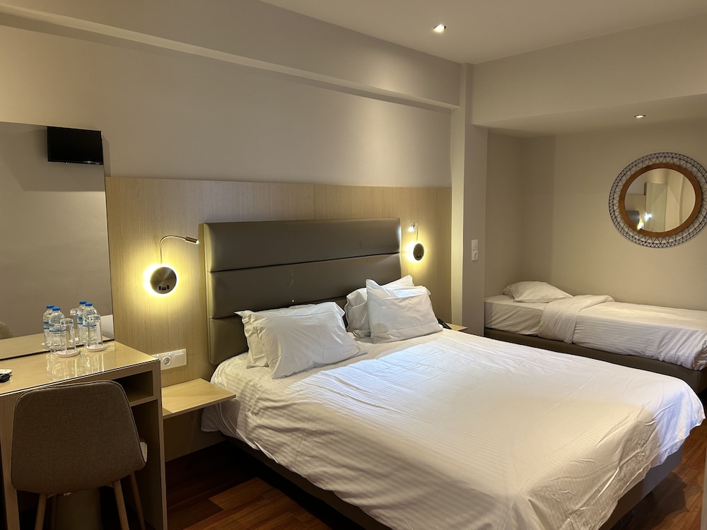 Quadruple Room - Photo 6