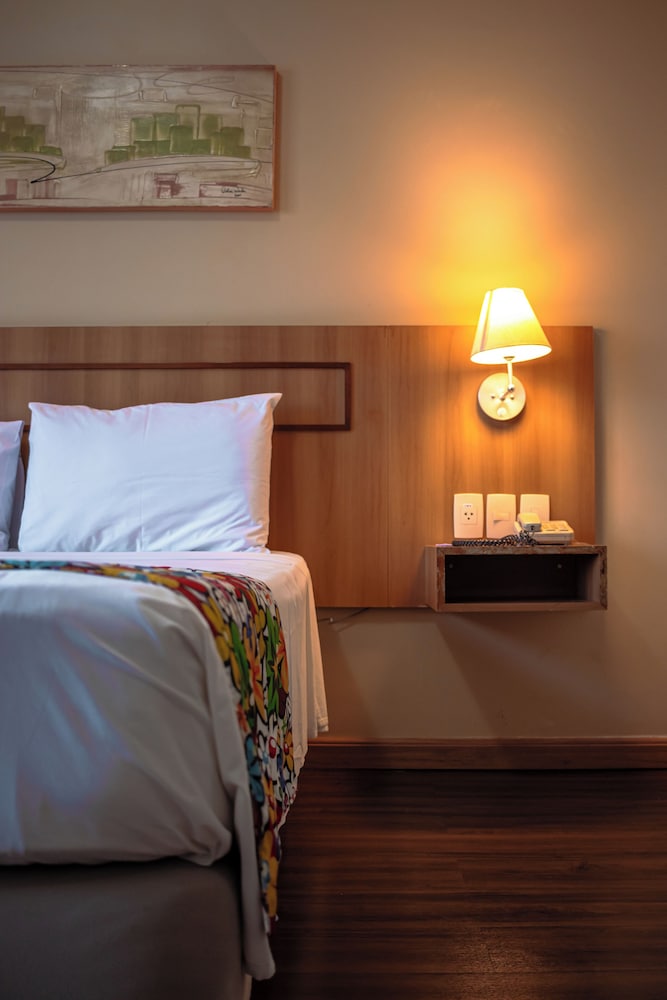 Superior Room, 1 Queen Bed photo 2