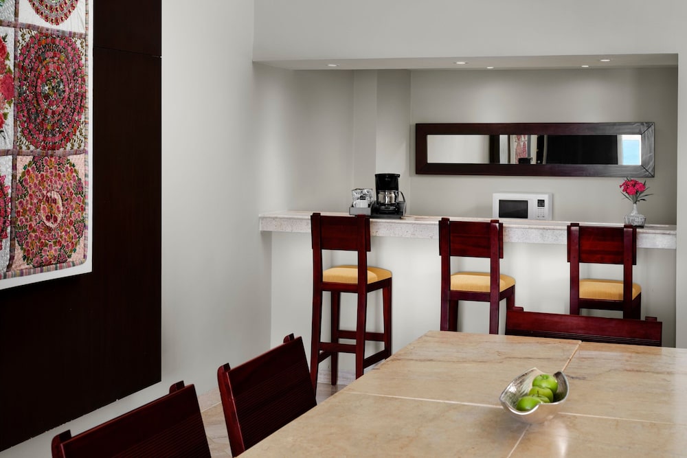 Suite, 1 Bedroom, Ocean View - Photo 6