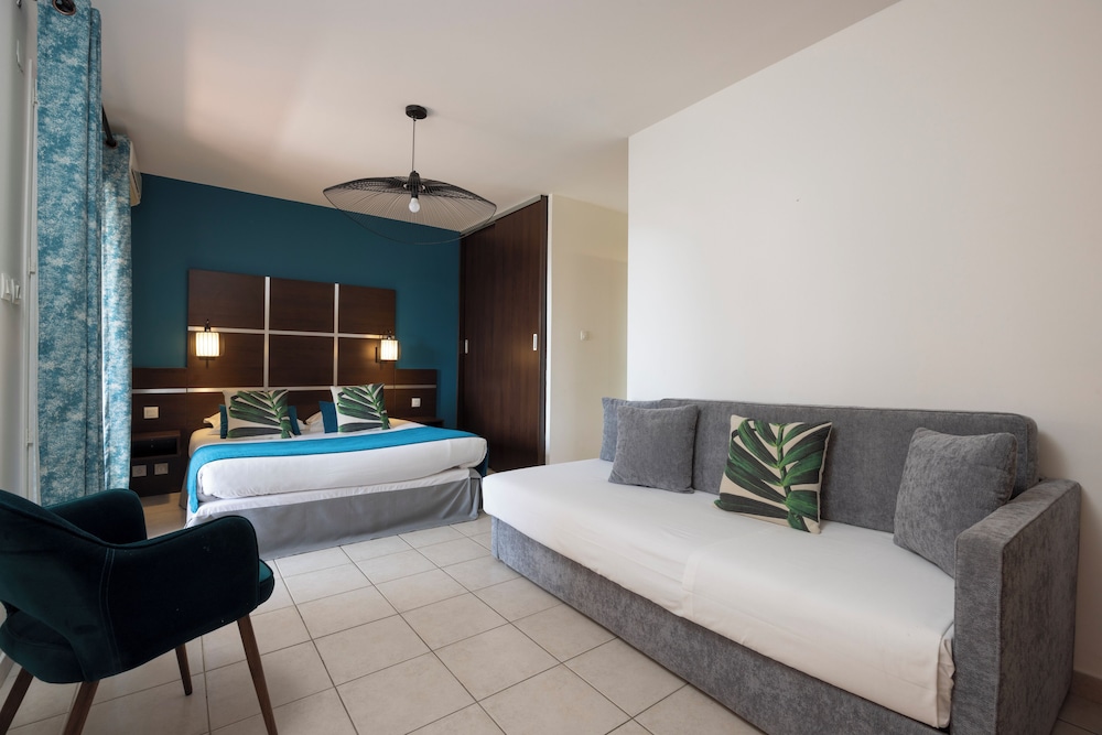 Family Quadruple Room - Photo 1