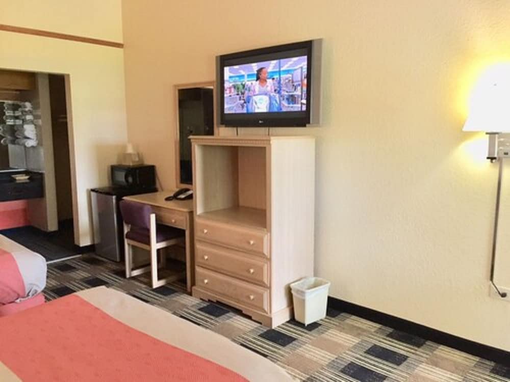 Standard Room With King Bed Smoking photo 2