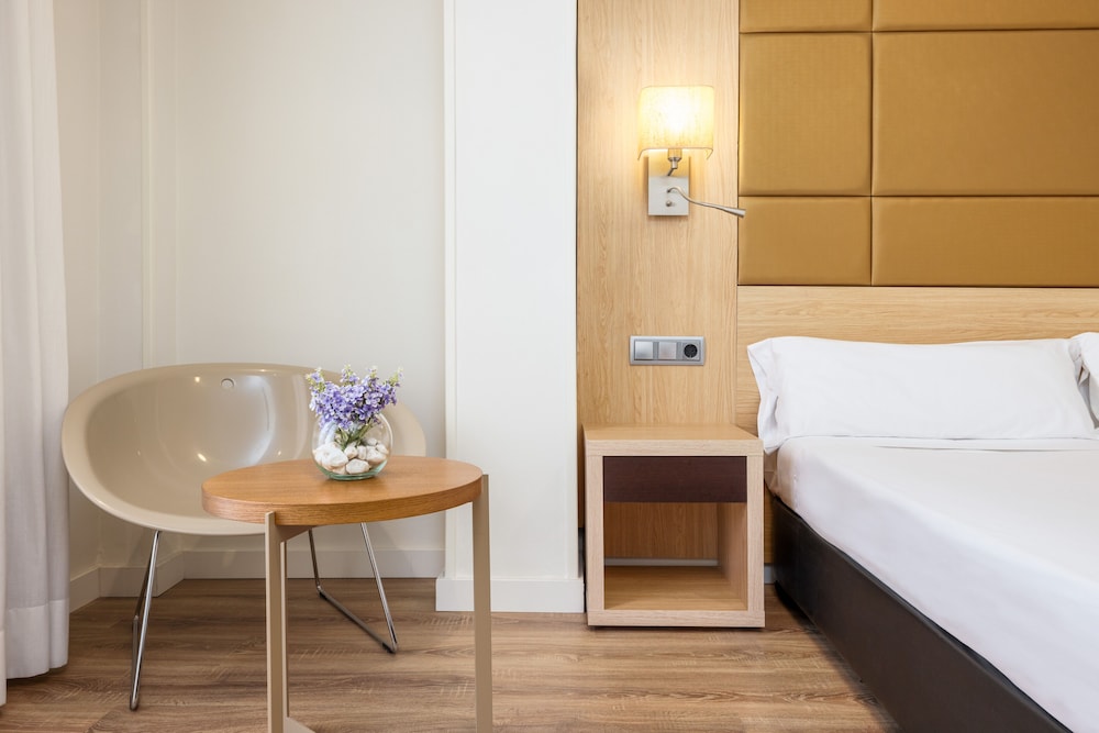 Double Room - Photo 5