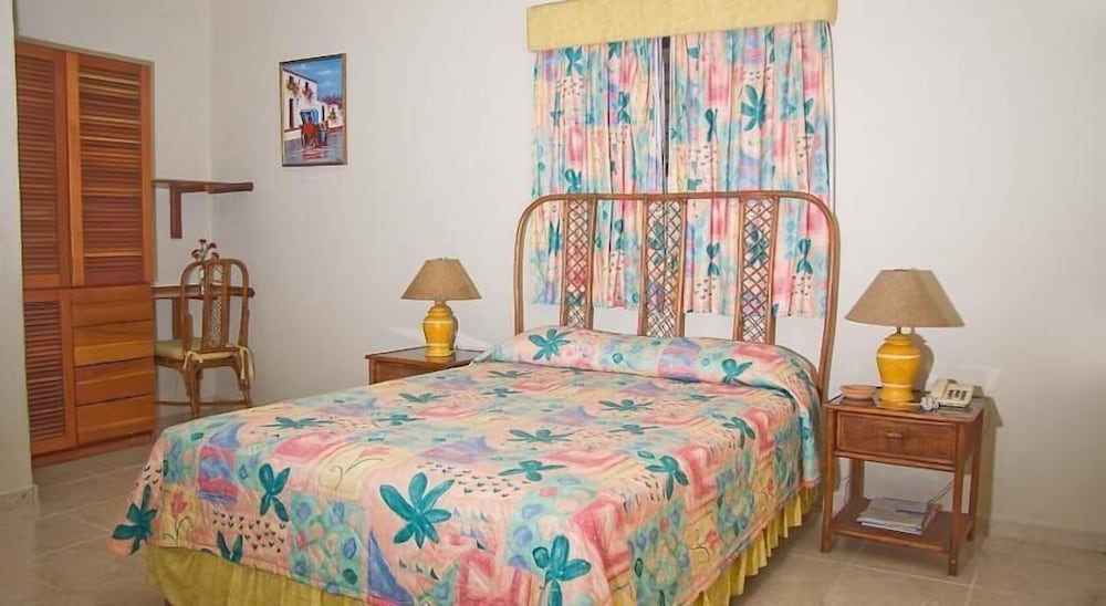 Standard Room, 1 Queen Bed photo 1