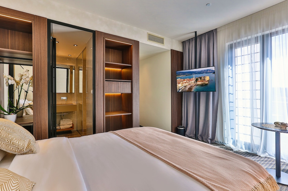Standard Double Room - Photo 1